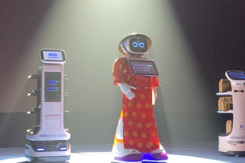 Bước vào tương lai của ngành bán lẻ với robot MARS của Minh Vũ.